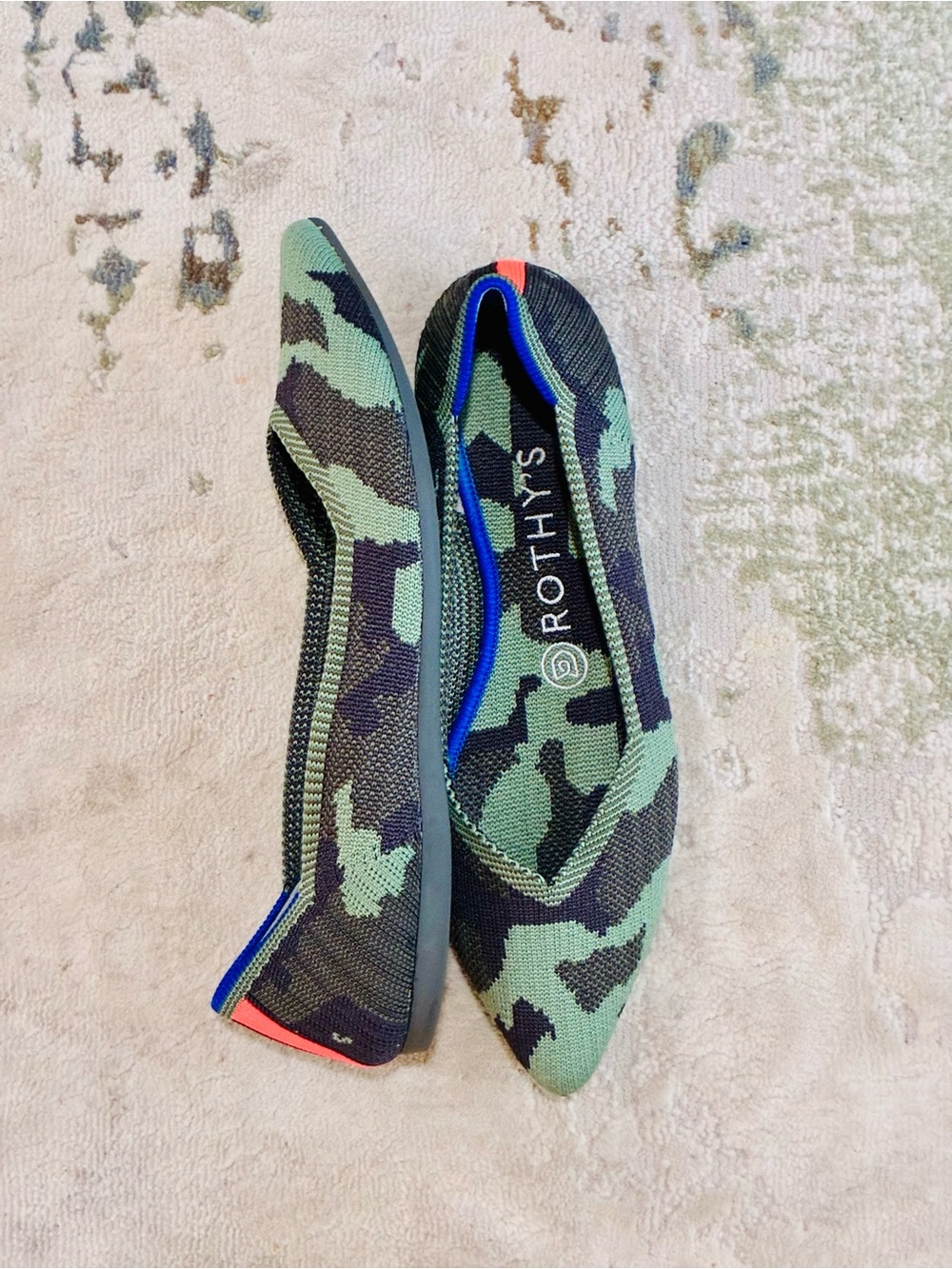 Rothy's Olive Camo Pointed Toe Flats size 7.5 - Picture 2 of 9
